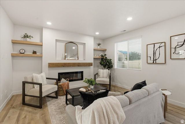 917 W STONEHAVEN DR, North Salt Lake, UT 84054