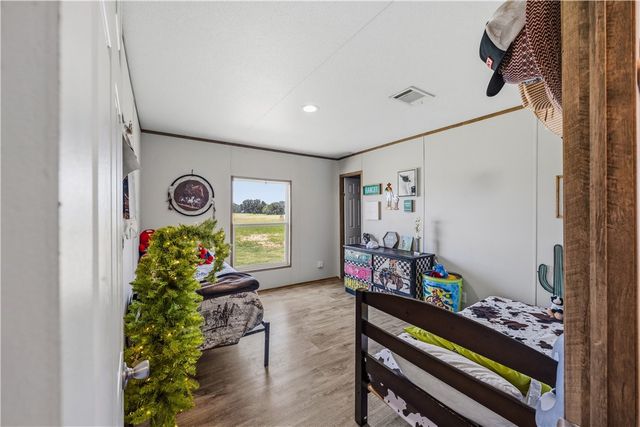 490 Hernandez Road, Poteet, TX 78065