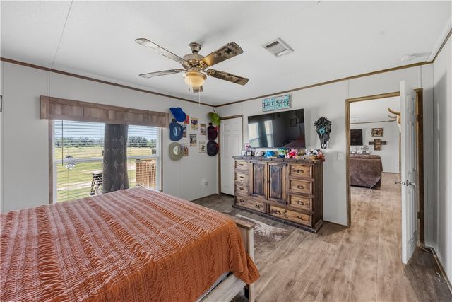 490 Hernandez Road, Poteet, TX 78065