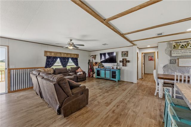 490 Hernandez Road, Poteet, TX 78065