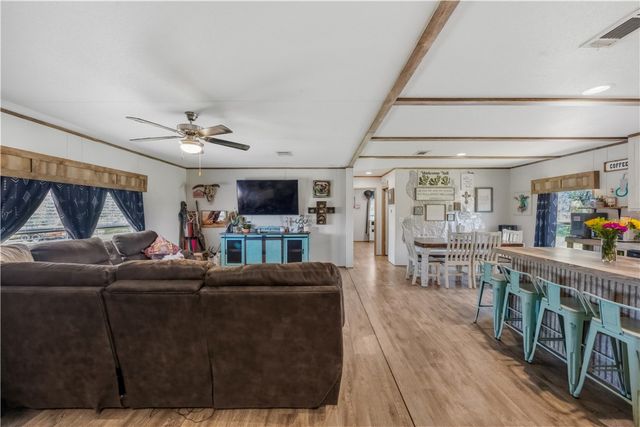 490 Hernandez Road, Poteet, TX 78065