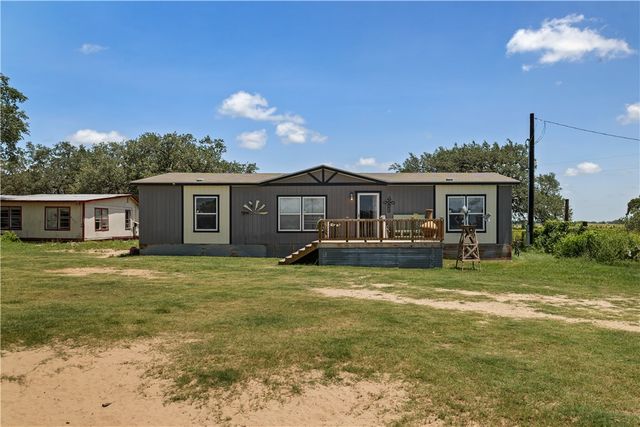 490 Hernandez Road, Poteet, TX 78065
