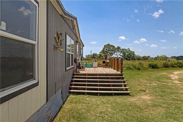490 Hernandez Road, Poteet, TX 78065