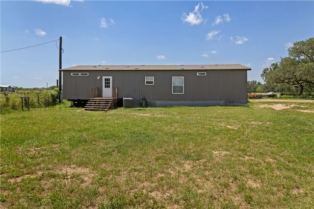 490 Hernandez Road, Poteet, TX 78065