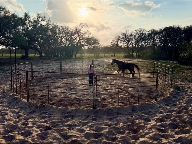 490 Hernandez Road, Poteet, TX 78065