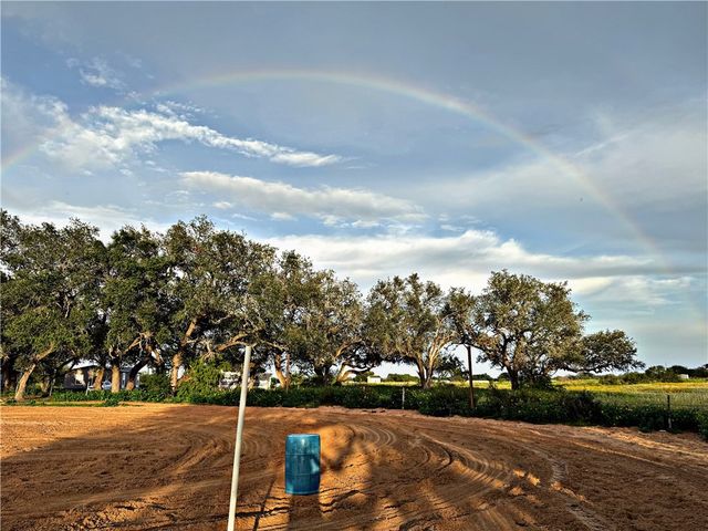 490 Hernandez Road, Poteet, TX 78065