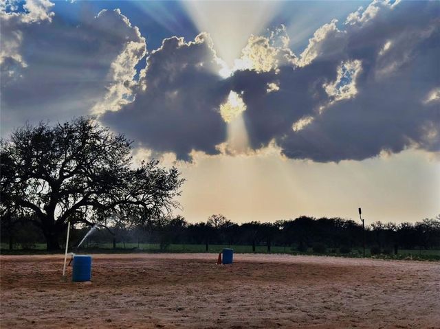 490 Hernandez Road, Poteet, TX 78065