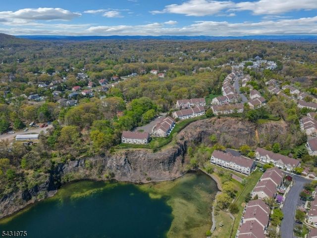 69 Magnolia Way, North Haledon Boro, NJ 07508