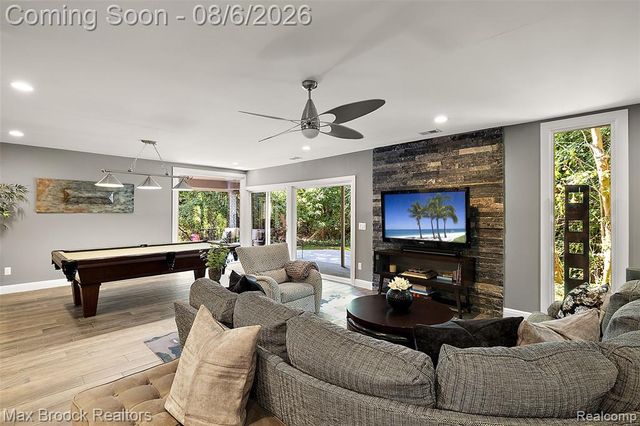 2253 Lone Pine Road, West Bloomfield, MI 48323