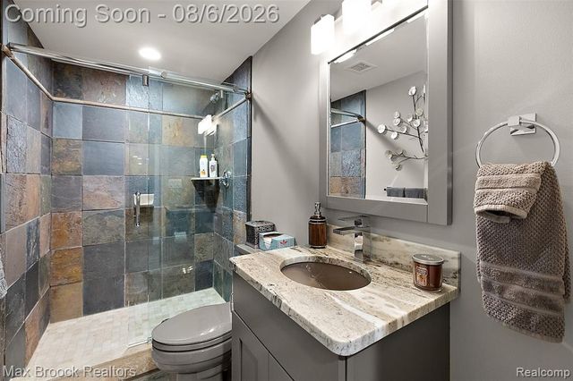 2253 Lone Pine Road, West Bloomfield, MI 48323