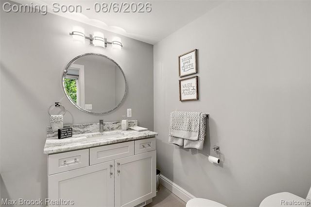 2253 Lone Pine Road, West Bloomfield, MI 48323