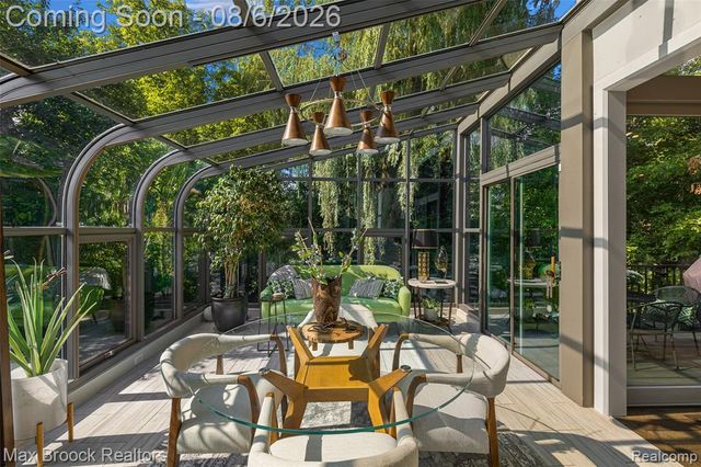 2253 Lone Pine Road, West Bloomfield, MI 48323