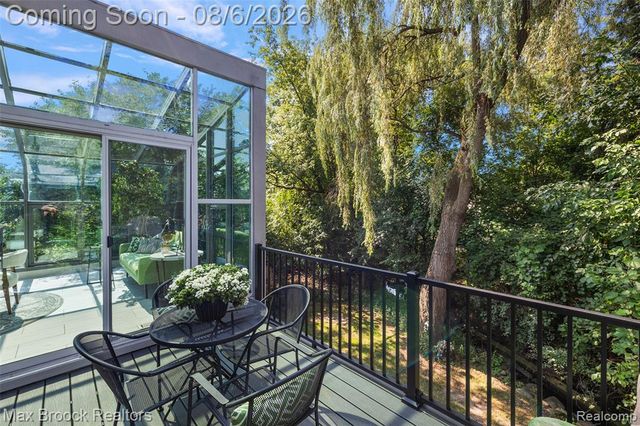 2253 Lone Pine Road, West Bloomfield, MI 48323