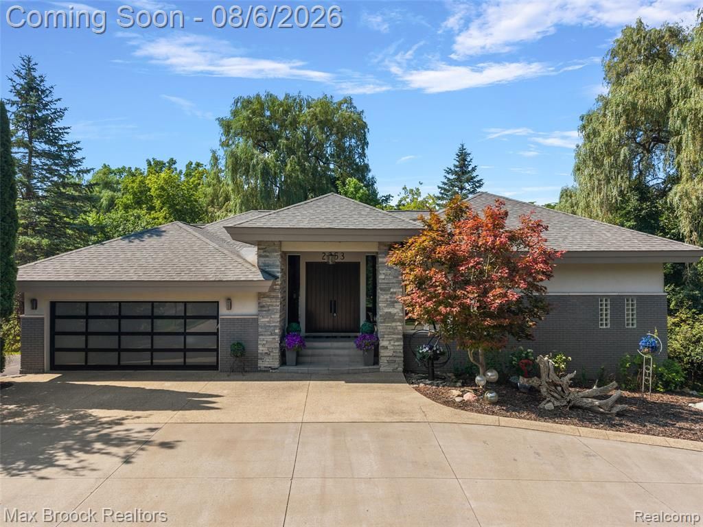 2253 Lone Pine Road, West Bloomfield, MI 48323