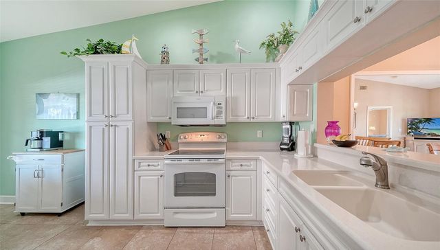 9630 CLUB SOUTH CIRCLE 6309, Sarasota, FL 34238