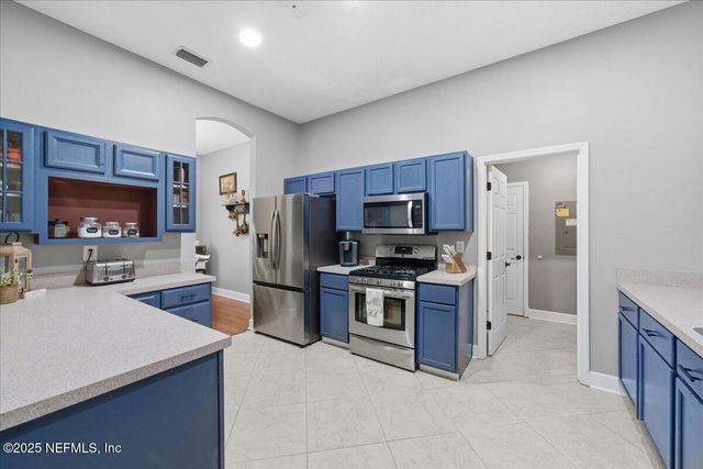 573 MISTY MORNING Court, Jacksonville, FL 32218