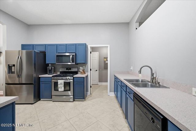 573 MISTY MORNING Court, Jacksonville, FL 32218