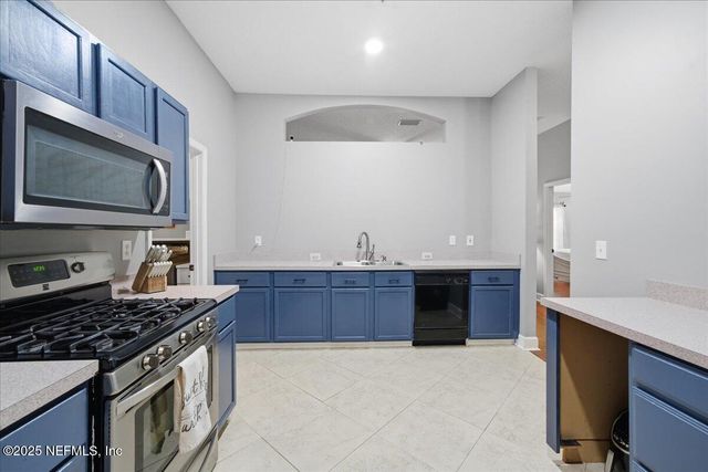 573 MISTY MORNING Court, Jacksonville, FL 32218