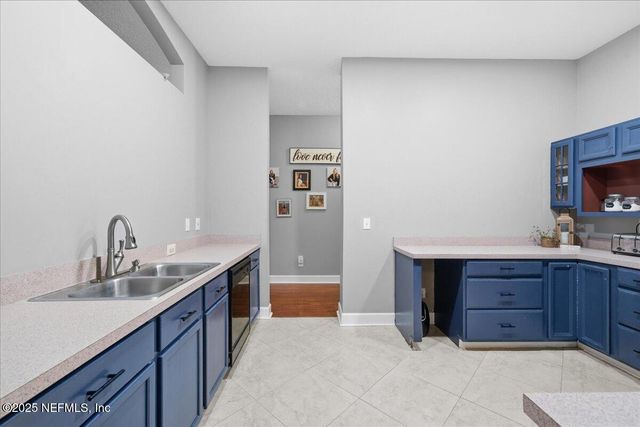 573 MISTY MORNING Court, Jacksonville, FL 32218