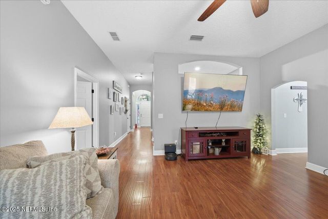 573 MISTY MORNING Court, Jacksonville, FL 32218