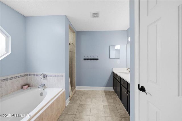 573 MISTY MORNING Court, Jacksonville, FL 32218