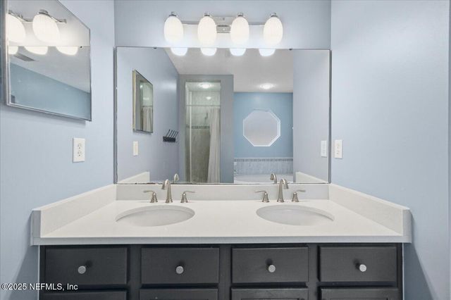 573 MISTY MORNING Court, Jacksonville, FL 32218