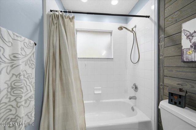 573 MISTY MORNING Court, Jacksonville, FL 32218