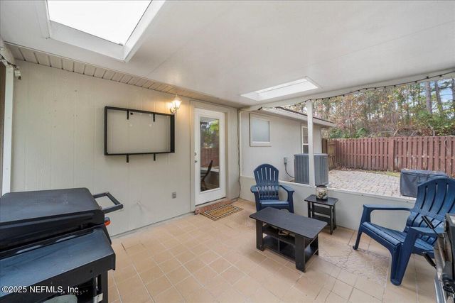 573 MISTY MORNING Court, Jacksonville, FL 32218