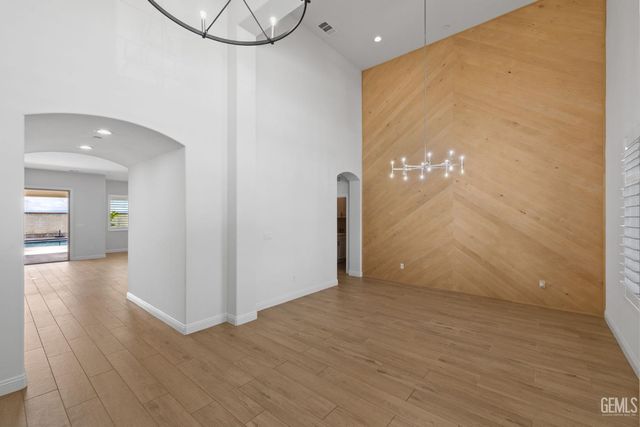 11713 Cloverfield Circle, Bakersfield, CA 93311