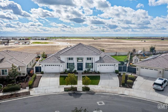 11713 Cloverfield Circle, Bakersfield, CA 93311