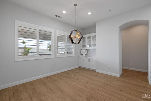 11713 Cloverfield Circle, Bakersfield, CA 93311