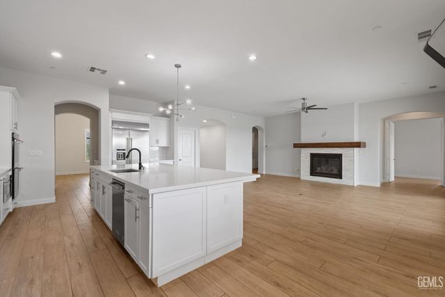 11713 Cloverfield Circle, Bakersfield, CA 93311