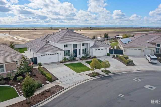 11713 Cloverfield Circle, Bakersfield, CA 93311