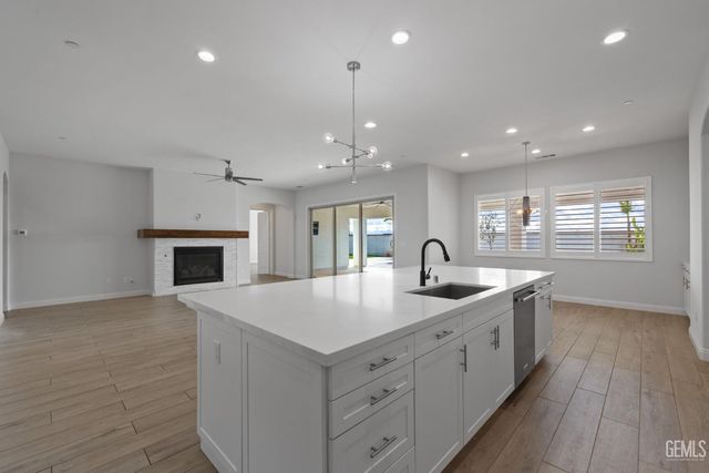 11713 Cloverfield Circle, Bakersfield, CA 93311