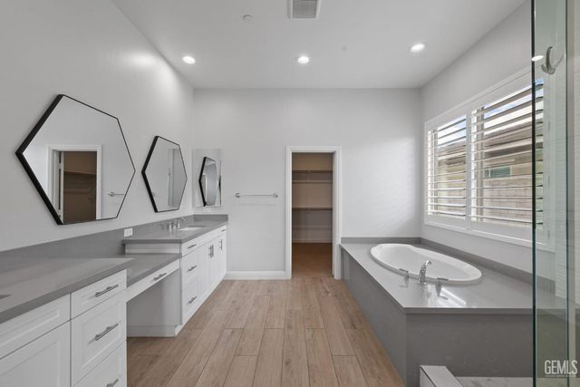 11713 Cloverfield Circle, Bakersfield, CA 93311