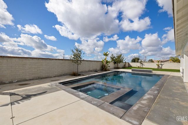 11713 Cloverfield Circle, Bakersfield, CA 93311