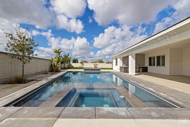 11713 Cloverfield Circle, Bakersfield, CA 93311