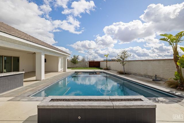 11713 Cloverfield Circle, Bakersfield, CA 93311