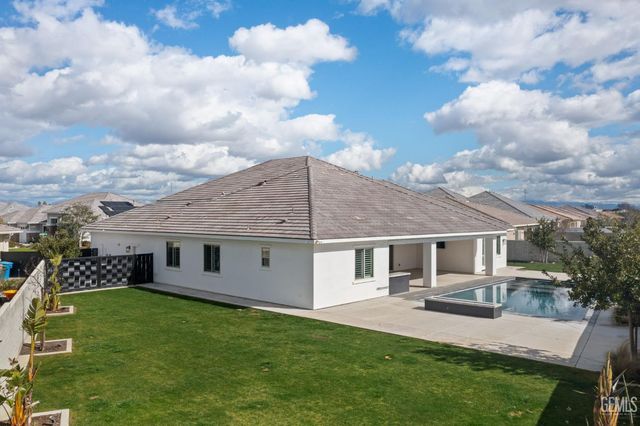 11713 Cloverfield Circle, Bakersfield, CA 93311