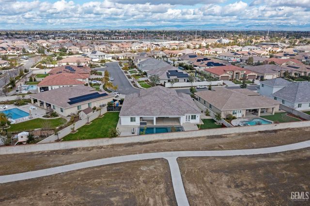 11713 Cloverfield Circle, Bakersfield, CA 93311