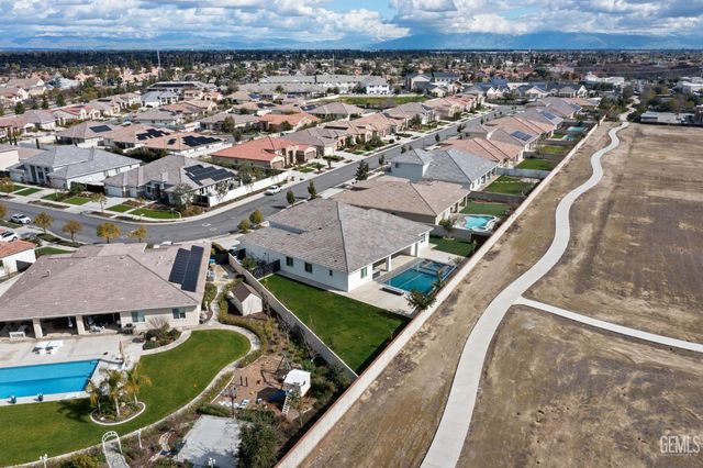 11713 Cloverfield Circle, Bakersfield, CA 93311