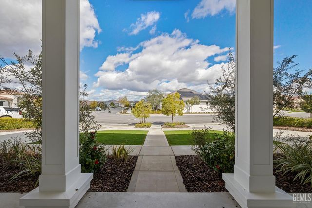 11713 Cloverfield Circle, Bakersfield, CA 93311