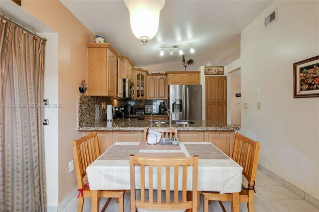 20103 NW 57th Pl, Hialeah, FL 33015