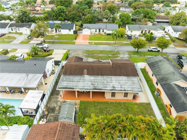 20103 NW 57th Pl, Hialeah, FL 33015