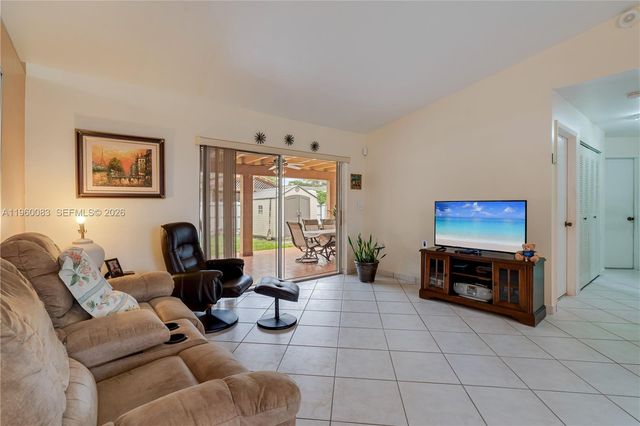 20103 NW 57th Pl, Hialeah, FL 33015