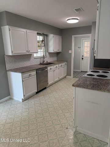 10735 Plummer Circle, Gulfport, MS 39503