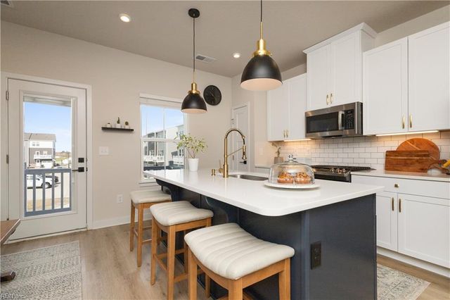 108 Fost BLVD, Moyock, NC 27958