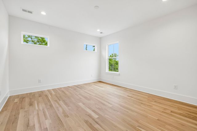 210 Chamberlin St, Nashville, TN 37209