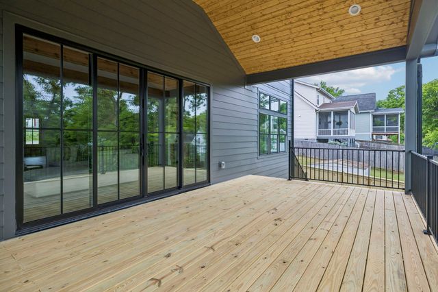 210 Chamberlin St, Nashville, TN 37209