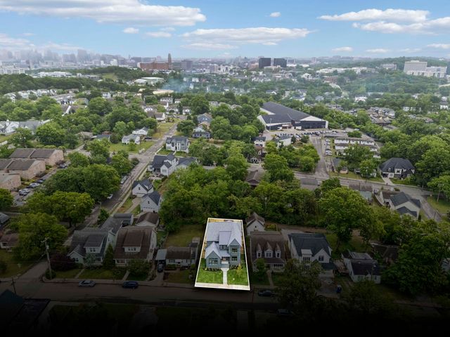 210 Chamberlin St, Nashville, TN 37209
